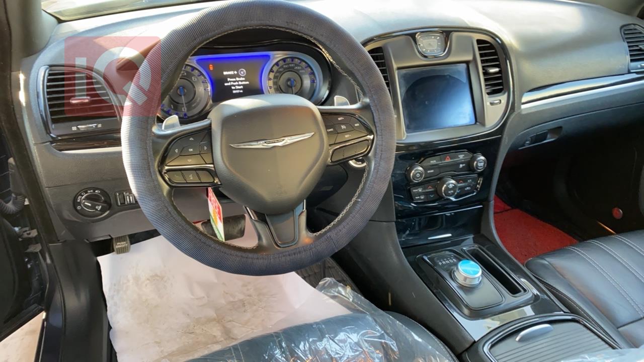 كرايسلر 300